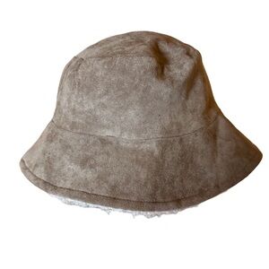 San Diego Hat Co. tan faux suede bucket hat with shearling lining - Reversible